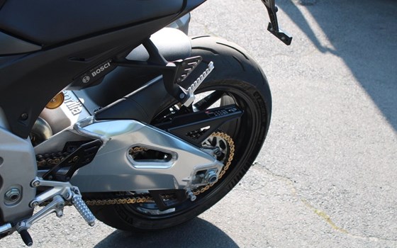 Gebrauchtmotorrad Aprilia Tuono V4 1100 Factory - Bild 11