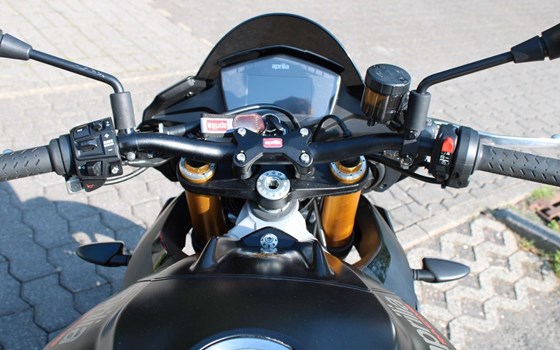 Gebrauchtmotorrad Aprilia Tuono V4 1100 Factory - Bild 12