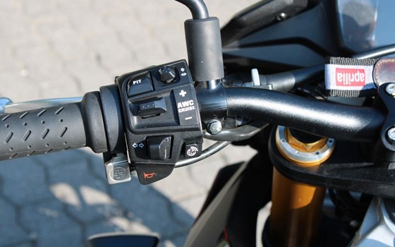 Gebrauchtmotorrad Aprilia Tuono V4 1100 Factory - Bild 13