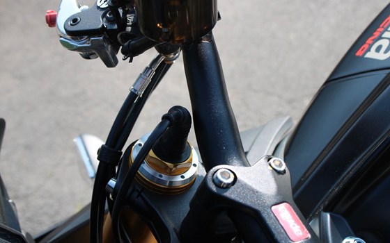 Gebrauchtmotorrad Aprilia Tuono V4 1100 Factory - Bild 14