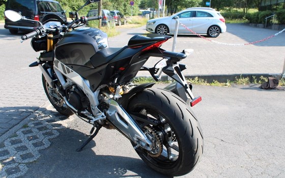 Gebrauchtmotorrad Aprilia Tuono V4 1100 Factory - Bild 3