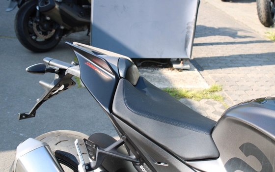 Gebrauchtmotorrad Aprilia Tuono V4 1100 Factory - Bild 6