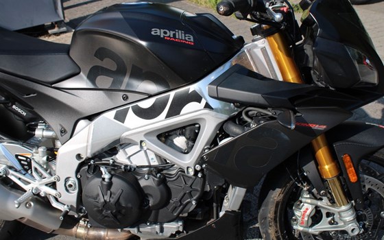Gebrauchtmotorrad Aprilia Tuono V4 1100 Factory - Bild 7
