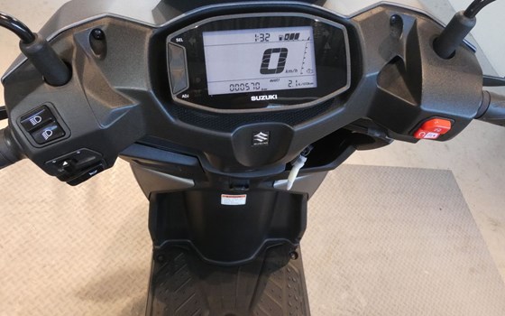 Gebrauchtmotorrad Suzuki Avenis 125 - Bild 7