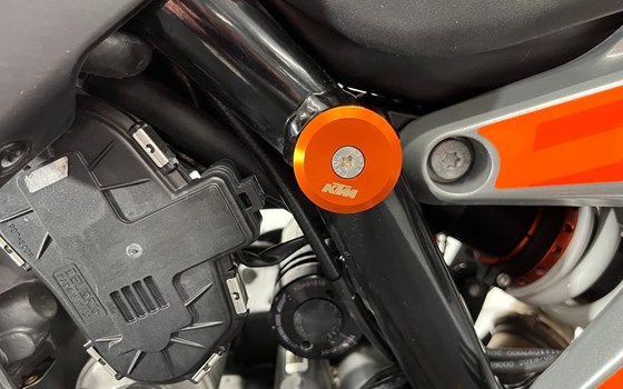 Gebrauchtmotorrad KTM 790 Duke - Bild 11
