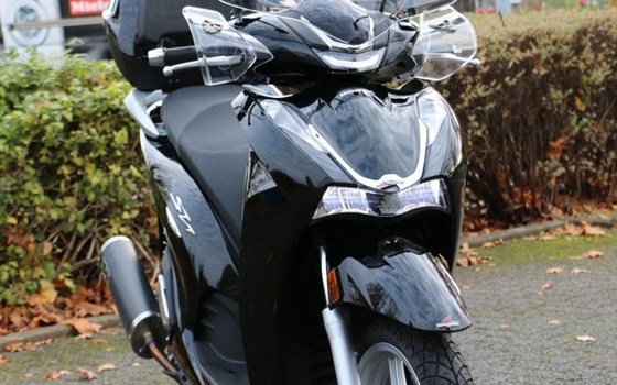 Gebrauchtmotorrad Honda SH350i - Bild 2