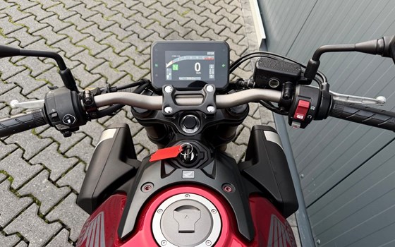 Gebrauchtmotorrad Honda CB650R E-Clutch - Bild 4