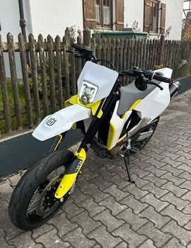 Gebrauchtmotorrad Husqvarna 701 Supermoto - Bild 3