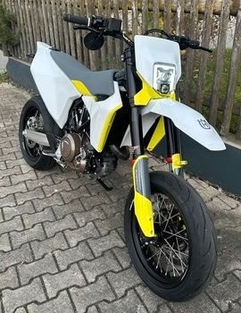 Gebrauchtmotorrad Husqvarna 701 Supermoto - Bild 8