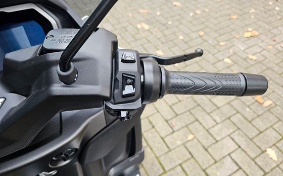 Neufahrzeug Piaggio MP3 400 Sport - Bild 13