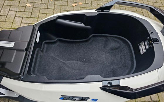 Neufahrzeug Piaggio MP3 400 Sport - Bild 15
