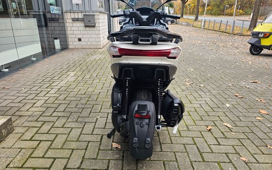 Neufahrzeug Piaggio MP3 400 Sport - Bild 8