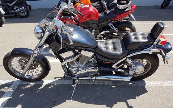 Gebrauchtmotorrad Suzuki Intruder VS 1400 - Bild 1