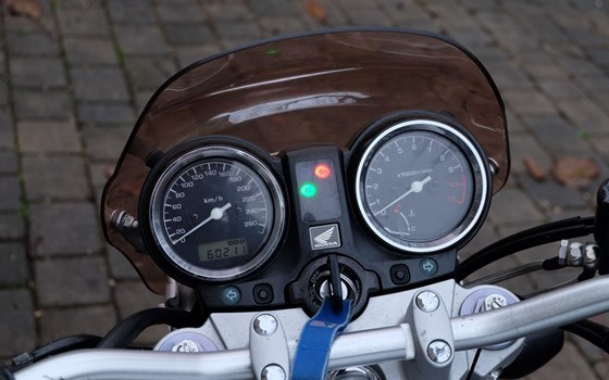 Gebrauchtmotorrad Honda CB 900 F Hornet - Bild 7