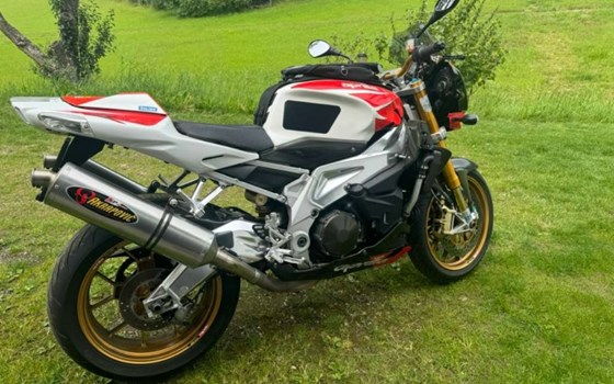 Gebrauchtmotorrad Aprilia RSV 1000 Tuono R - Bild 6