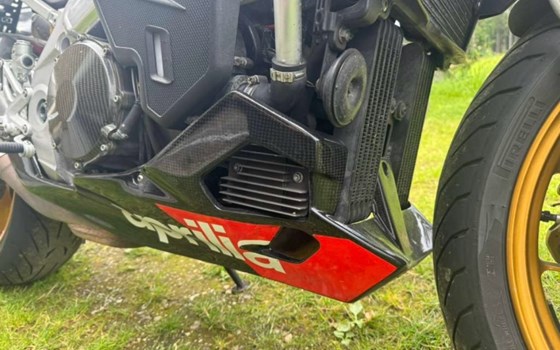 Gebrauchtmotorrad Aprilia RSV 1000 Tuono R - Bild 5