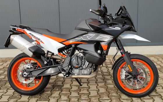 Gebrauchtmotorrad KTM 890 SMT - Bild 2