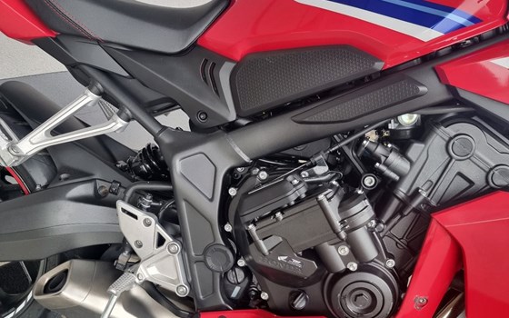 Gebrauchtmotorrad Honda CBR650R E-Clutch - Bild 15