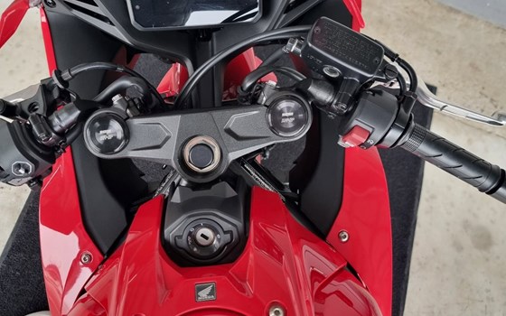 Gebrauchtmotorrad Honda CBR650R E-Clutch - Bild 9