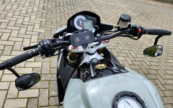 Gebrauchtmotorrad Aprilia Tuono V4 R APRC - Bild 3