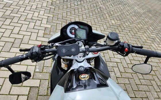 Gebrauchtmotorrad Aprilia Tuono V4 R APRC - Bild 8