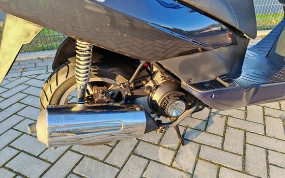 Gebrauchtmotorrad Daelim Freewing 125 - Bild 18