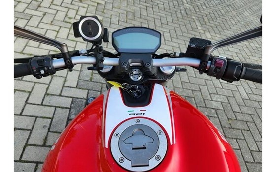 Gebrauchtmotorrad Ducati Monster 821 - Bild 2
