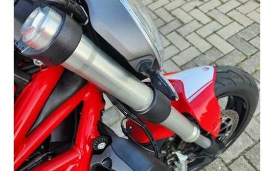 Gebrauchtmotorrad Ducati Monster 821 - Bild 8