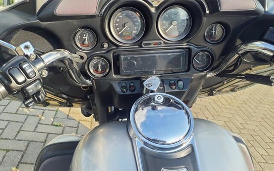 Gebrauchtmotorrad Harley-Davidson Electra Glide Ultra Sport - Bild 10