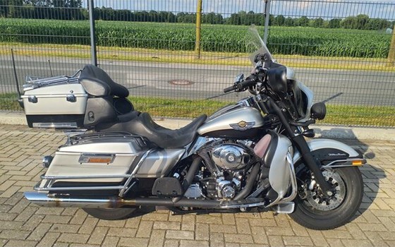 Gebrauchtmotorrad Harley-Davidson Electra Glide Ultra Sport - Bild 15