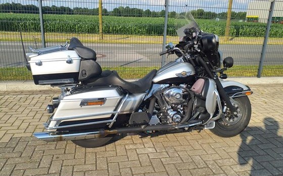 Gebrauchtmotorrad Harley-Davidson Electra Glide Ultra Sport - Bild 2