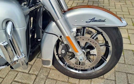 Gebrauchtmotorrad Harley-Davidson Electra Glide Ultra Limited Low FLHTKL - Bild 11