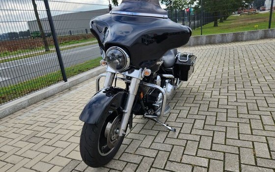 Gebrauchtmotorrad Harley-Davidson CVO Street Glide FLHXSE - Bild 11