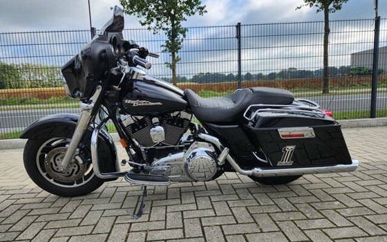Gebrauchtmotorrad Harley-Davidson CVO Street Glide FLHXSE - Bild 12