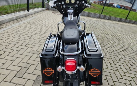 Gebrauchtmotorrad Harley-Davidson CVO Street Glide FLHXSE - Bild 17