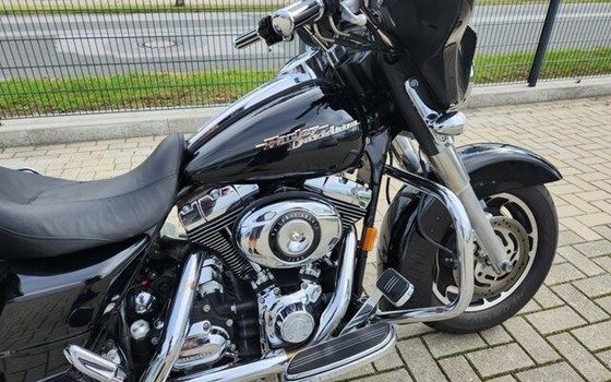 Gebrauchtmotorrad Harley-Davidson CVO Street Glide FLHXSE - Bild 20