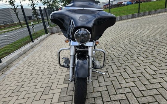 Gebrauchtmotorrad Harley-Davidson CVO Street Glide FLHXSE - Bild 5
