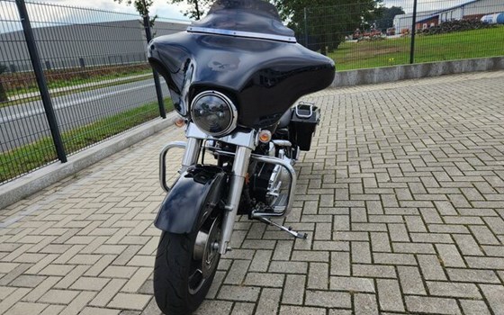Gebrauchtmotorrad Harley-Davidson CVO Street Glide FLHXSE - Bild 6