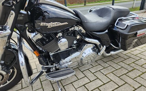 Gebrauchtmotorrad Harley-Davidson CVO Street Glide FLHXSE - Bild 8