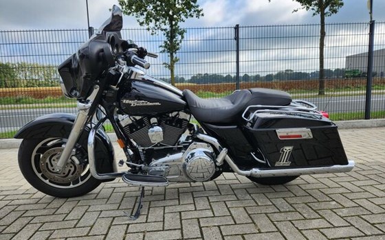 Gebrauchtmotorrad Harley-Davidson CVO Street Glide FLHXSE - Bild 9