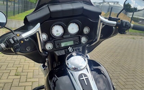 Gebrauchtmotorrad Harley-Davidson Touring Electra Glide Standard FLHT - Bild 3