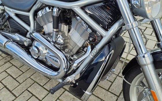 Gebrauchtmotorrad Harley-Davidson V-Rod VRSCAW - Bild 11