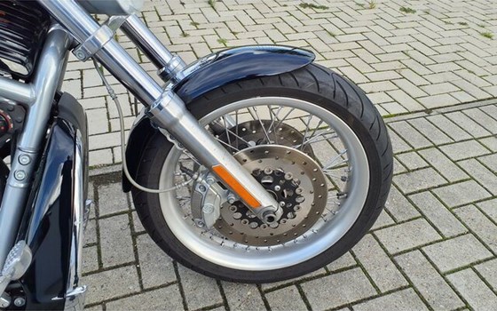 Gebrauchtmotorrad Harley-Davidson V-Rod VRSCAW - Bild 12