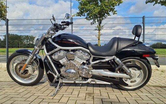 Gebrauchtmotorrad Harley-Davidson V-Rod VRSCAW - Bild 2
