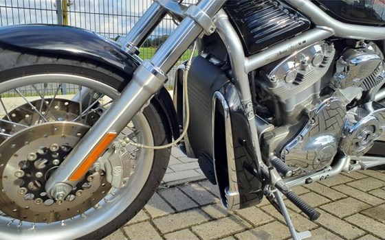 Gebrauchtmotorrad Harley-Davidson V-Rod VRSCAW - Bild 3