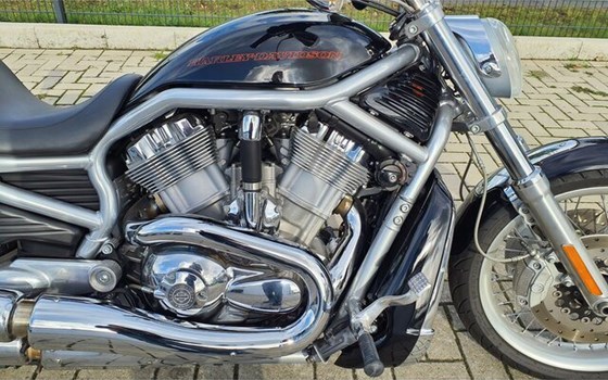 Gebrauchtmotorrad Harley-Davidson V-Rod VRSCAW - Bild 8