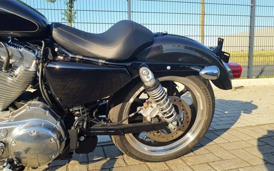 Gebrauchtmotorrad Harley-Davidson Sportster XL 883 L SuperLow - Bild 15