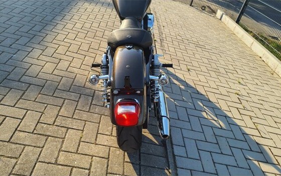 Gebrauchtmotorrad Harley-Davidson Sportster XL 883 L SuperLow - Bild 16
