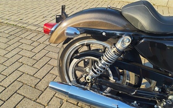 Gebrauchtmotorrad Harley-Davidson Sportster XL 883 L SuperLow - Bild 19