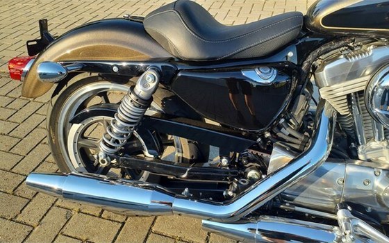 Gebrauchtmotorrad Harley-Davidson Sportster XL 883 L SuperLow - Bild 20
